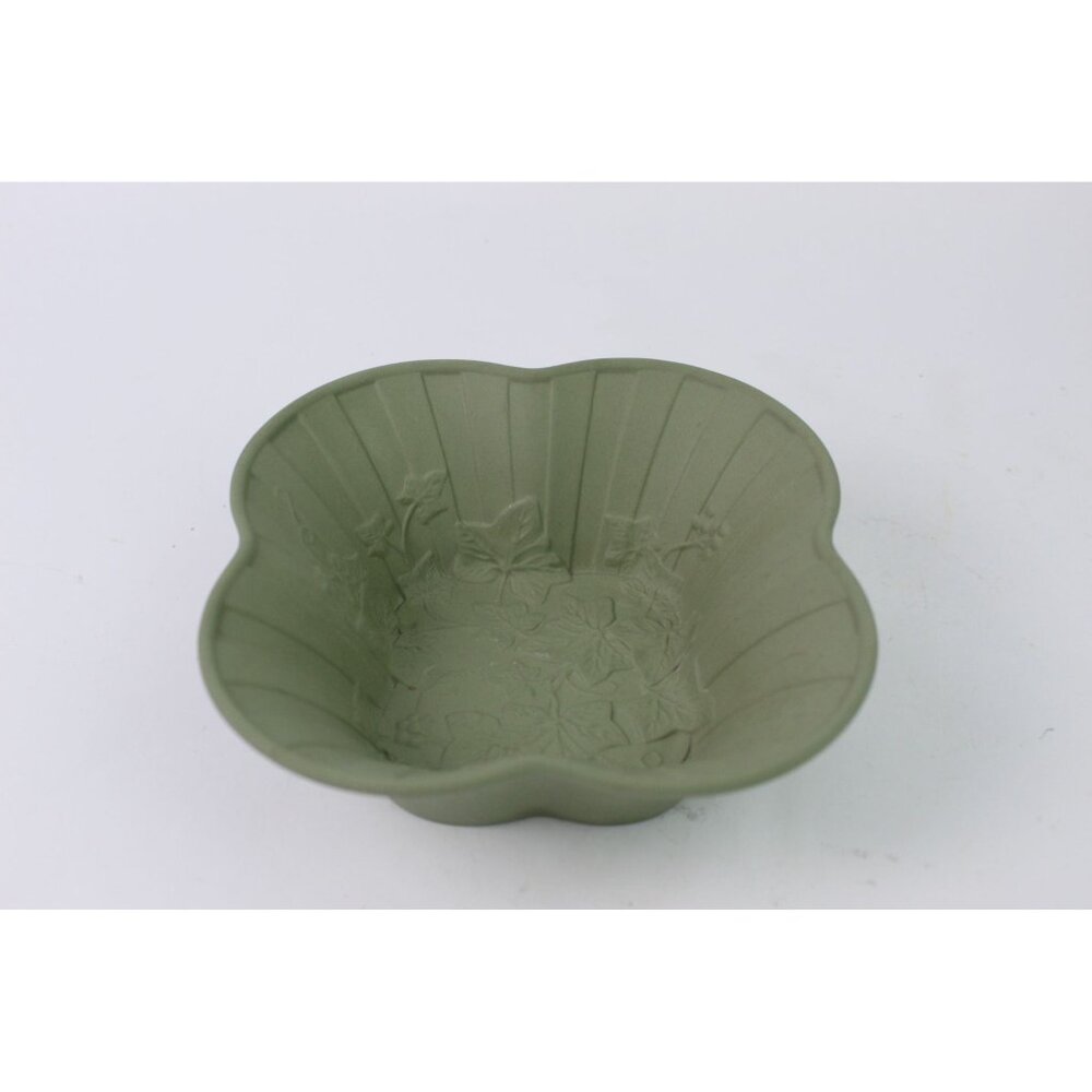 Signed Wedgwood Sage Green Jasperware Doric Ivy Candy Dish 5 Inch